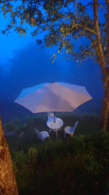 Cabana Con Banera Y Chimeneas En Puesta De Sol El Pacifico Extérieur photo